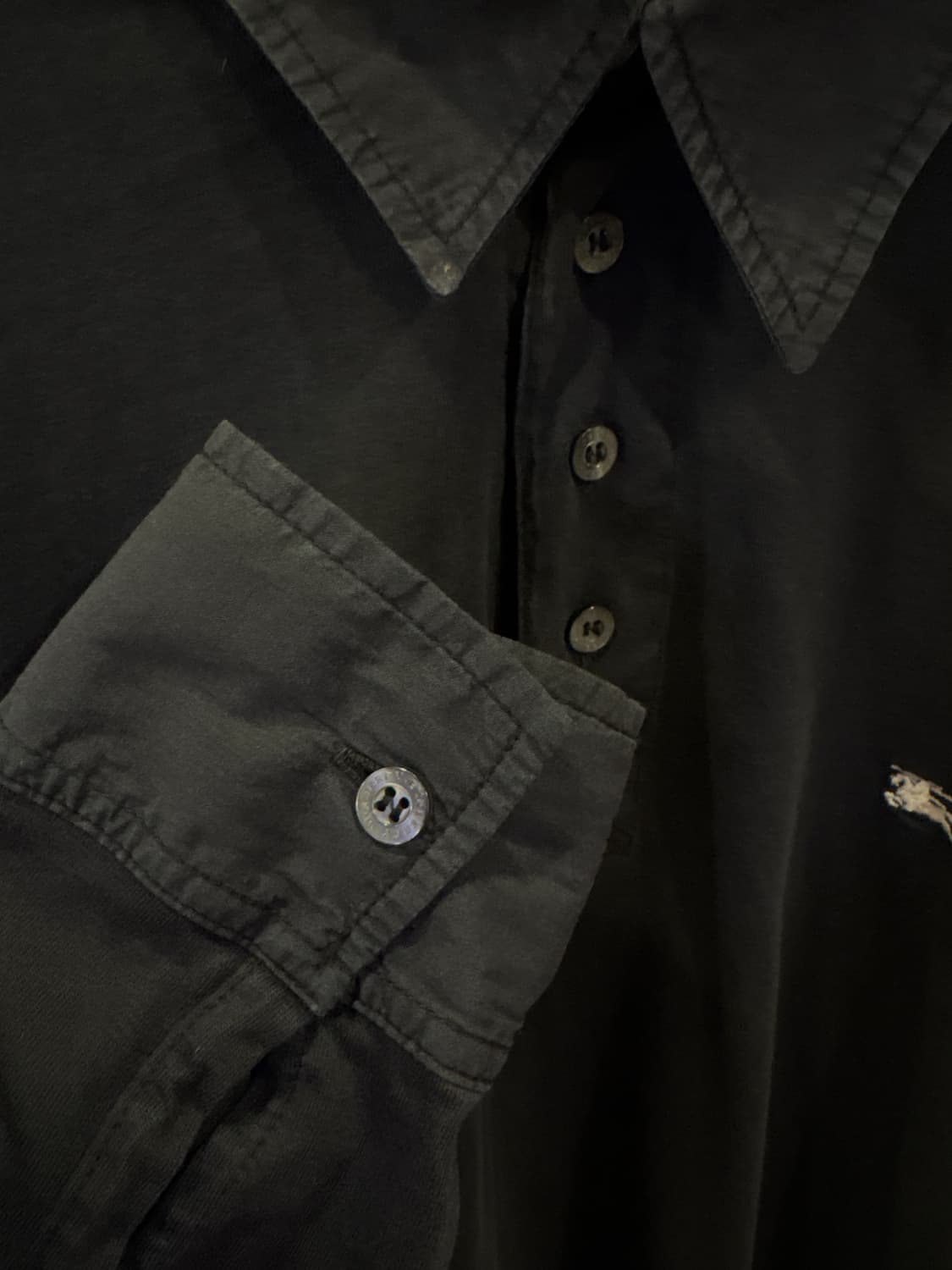 버버리 블랙 카라 롱슬리브티 상품이미지8