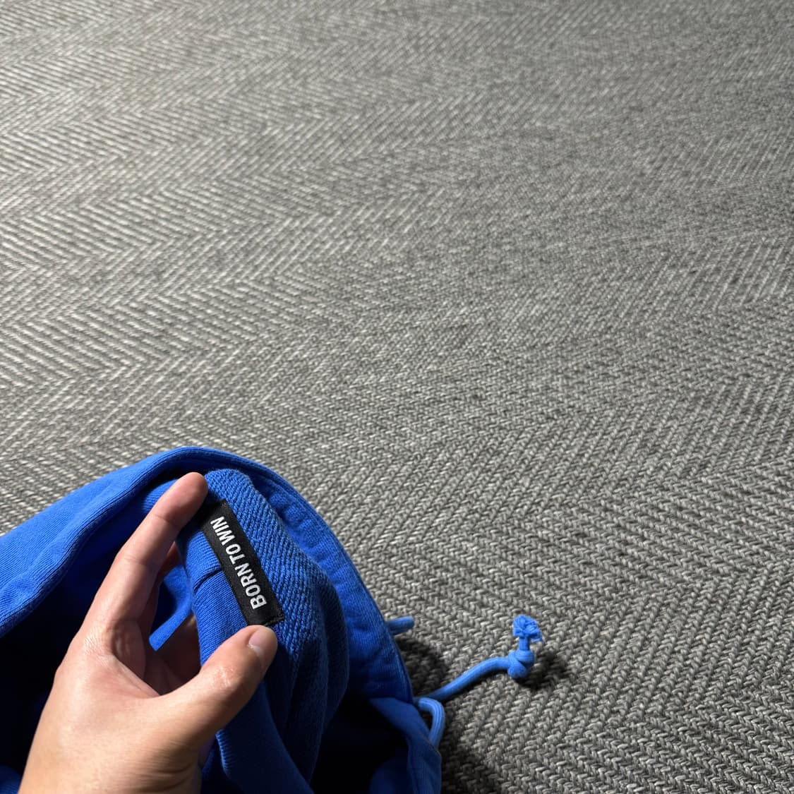 본투윈 2022 AGP 레이즈본 블루 크롭 후드티 1 상품이미지2