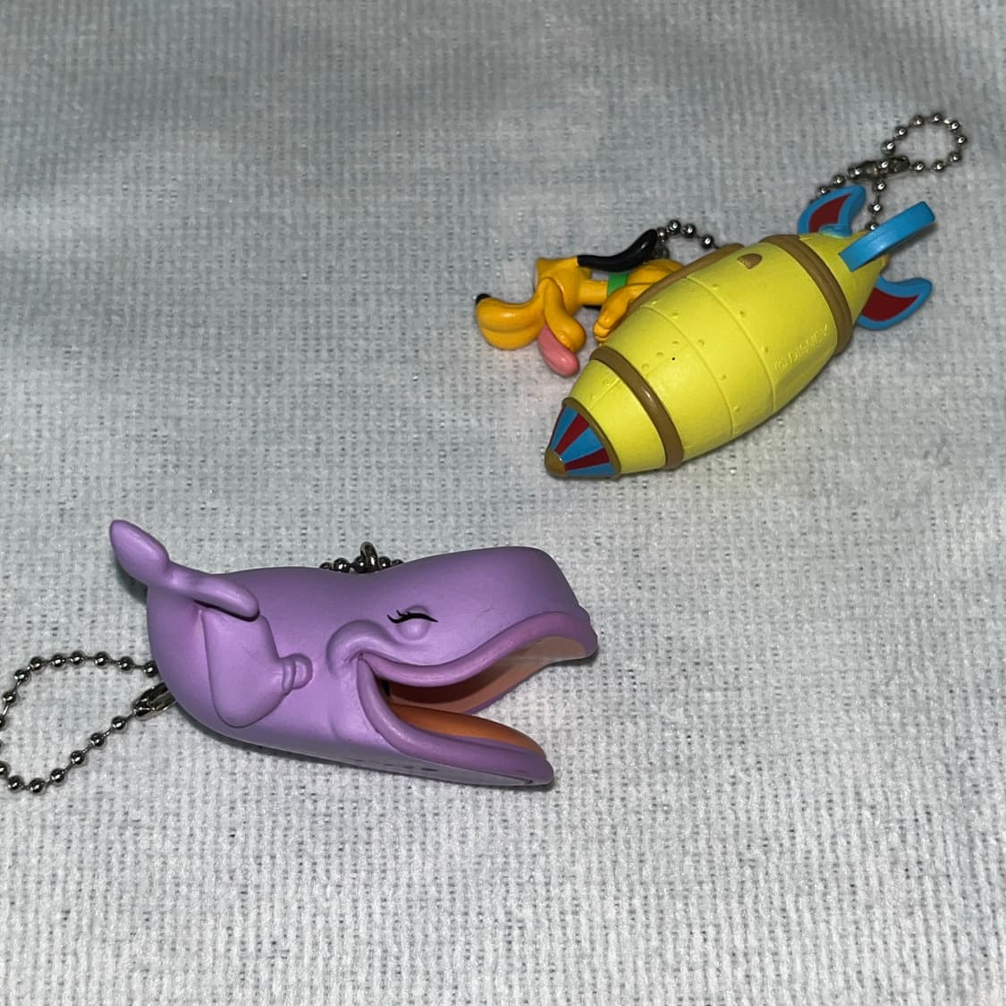 새제품) 도쿄디즈니리조트 한정 플루토 고래 키링 2종 상품이미지3