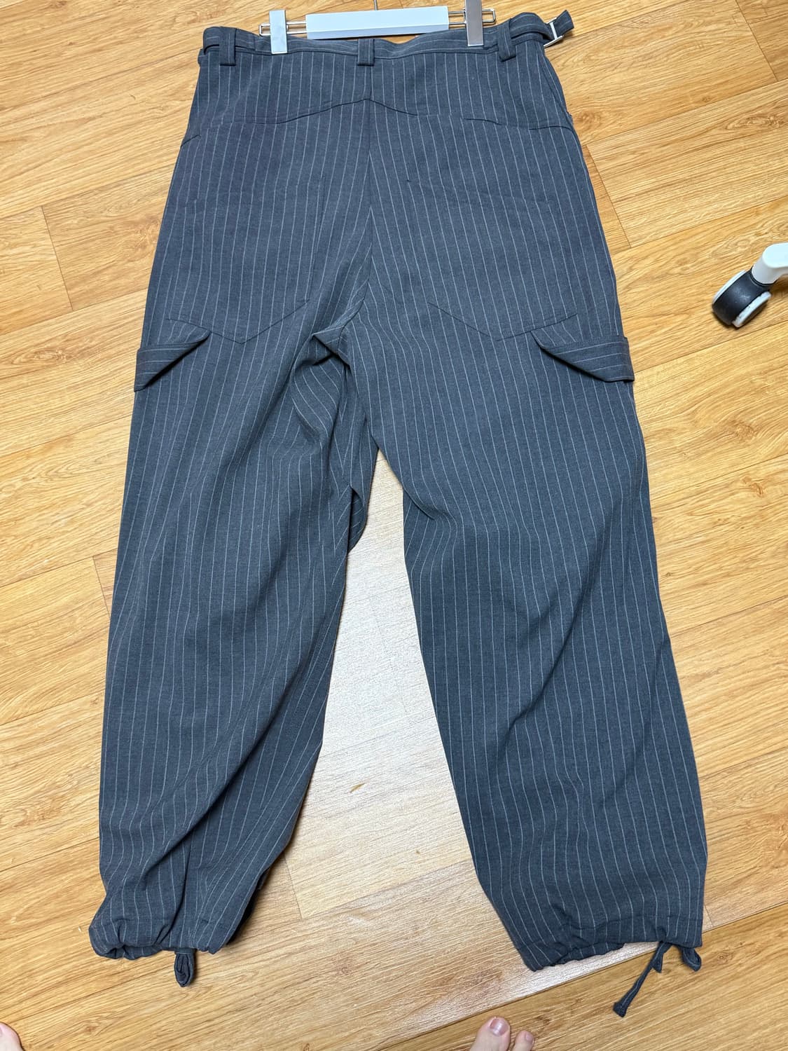 카미엔 247 올데이 스트라이프 팬츠 그레이 상품이미지2