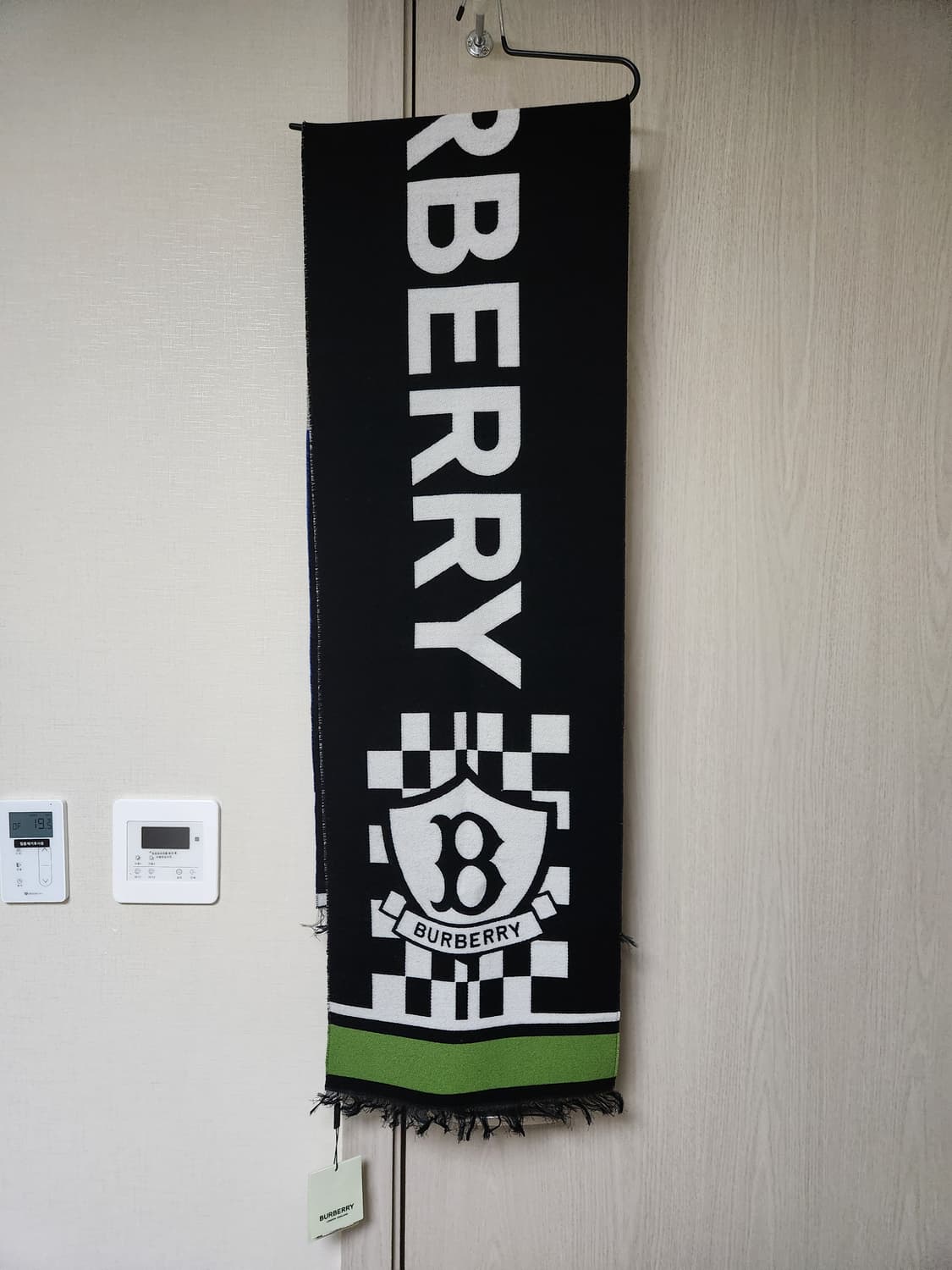 버버리 풋볼 머플러 새상품 유일매물 유니섹스 상품이미지2