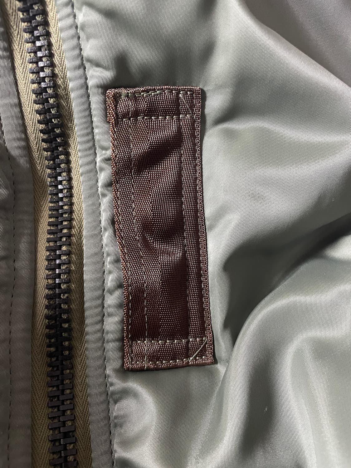 리얼맥코이 MA-1 세이지 그린 데칼 버젼 L 사이즈(현행전) 상품이미지10