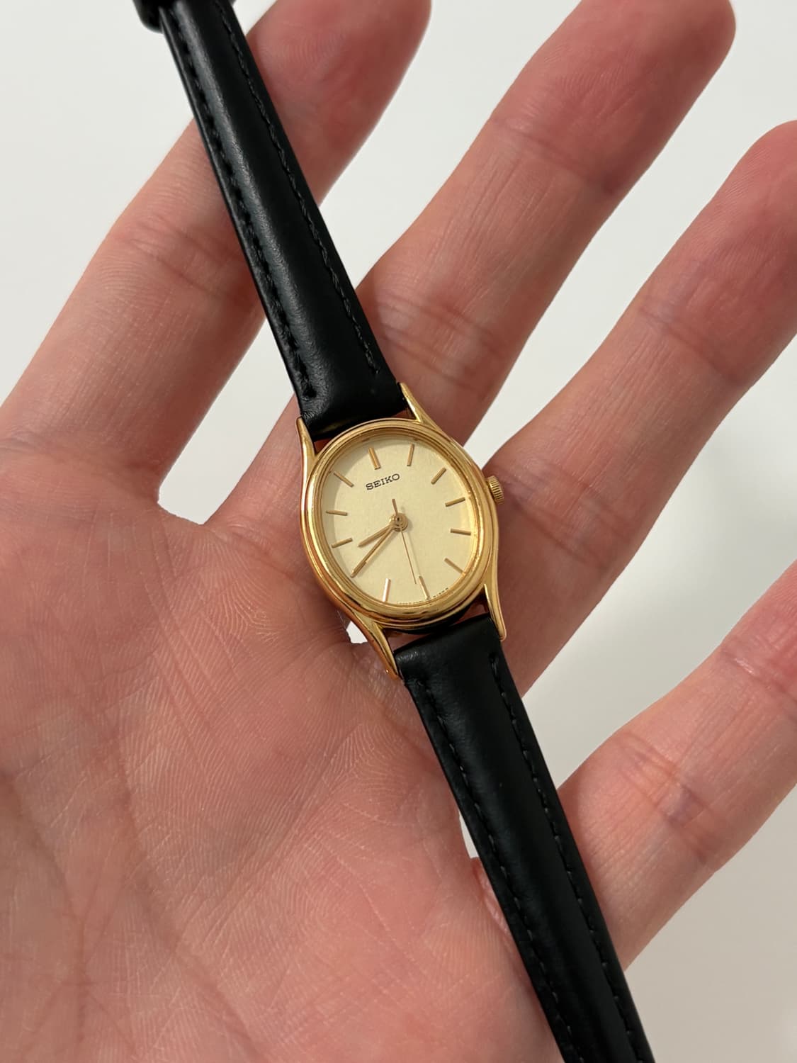 90s gold oval case ladies quartz 상품이미지1