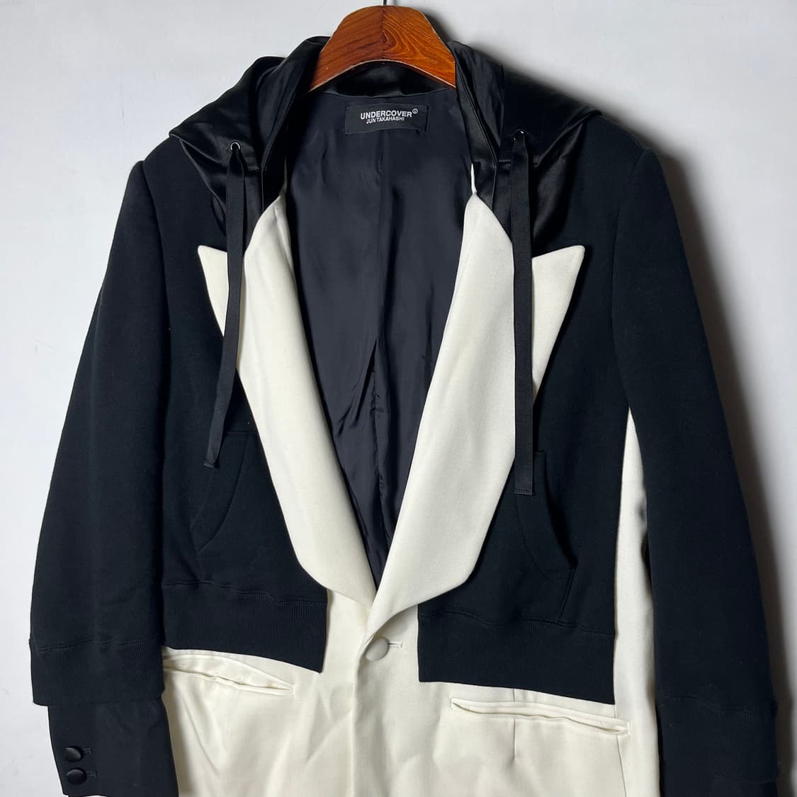 [UNDERCOVER] 언더커버 후디 레이어드 하프앤하프 울 코트 상품이미지3