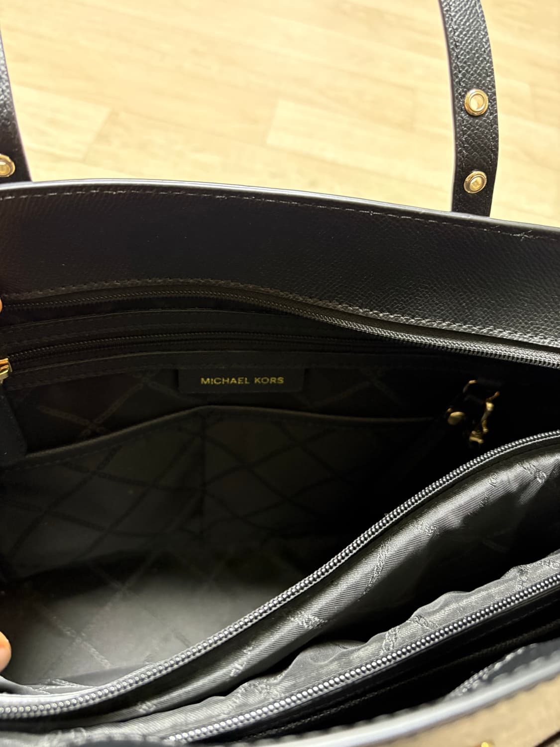 마이클코어스 토트백 블랙 상품이미지3