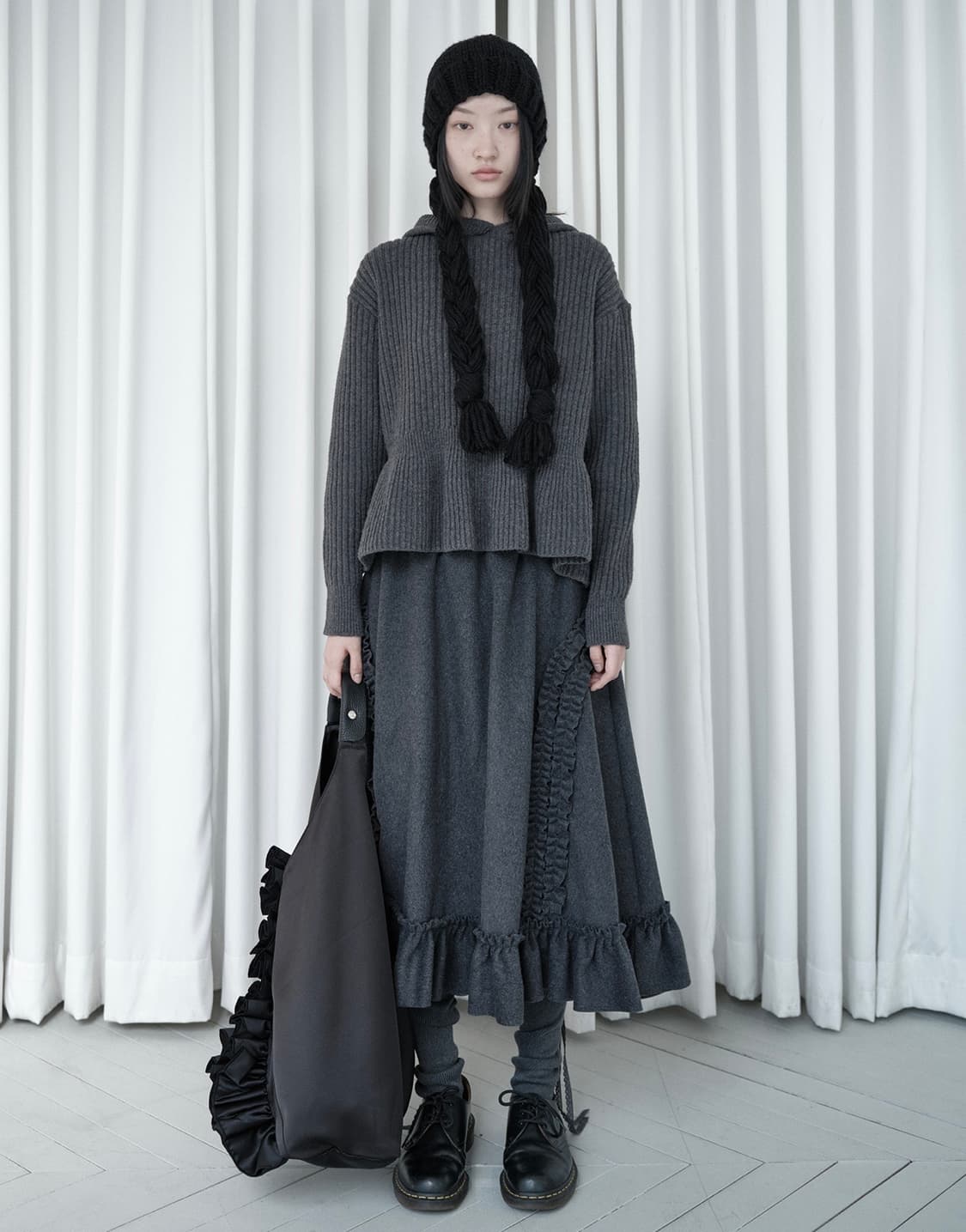 생긴스튜디오 Ruffle Wool Skirt Black 상품이미지2