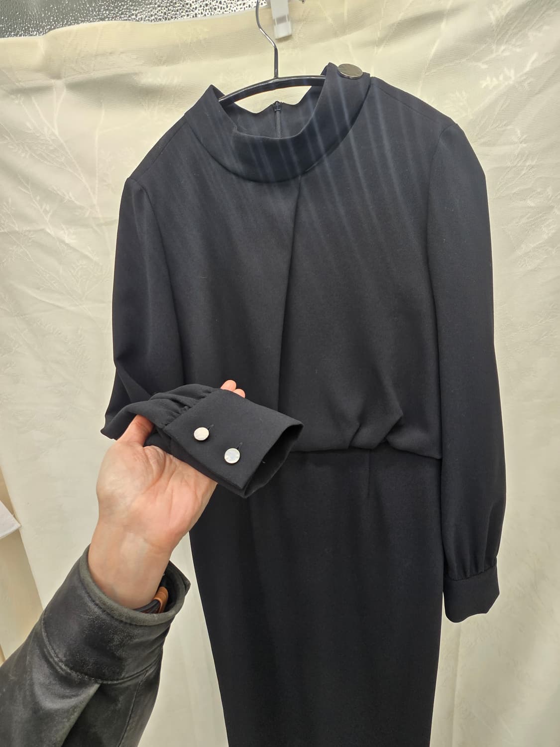 블랙 하이넥 긴팔 원피스 상품이미지3