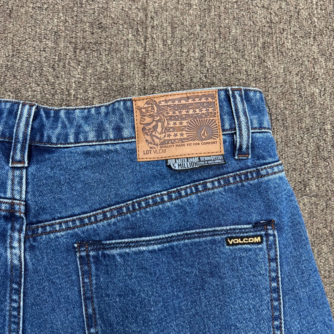 볼컴 빌로우 루즈핏 데님 (34)  상품이미지4