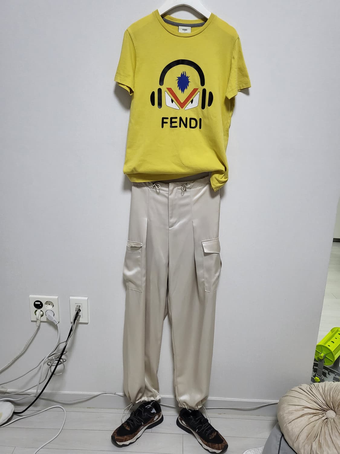 (정품)펜디 옐로우 몬스터 반팔 티셔츠55_66 상품이미지7