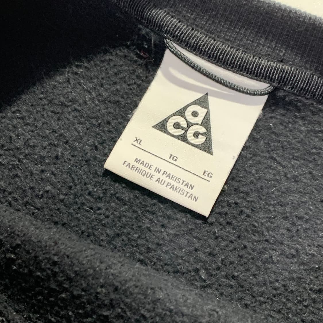 나이키 acg 맨투맨 블랙 상품이미지4