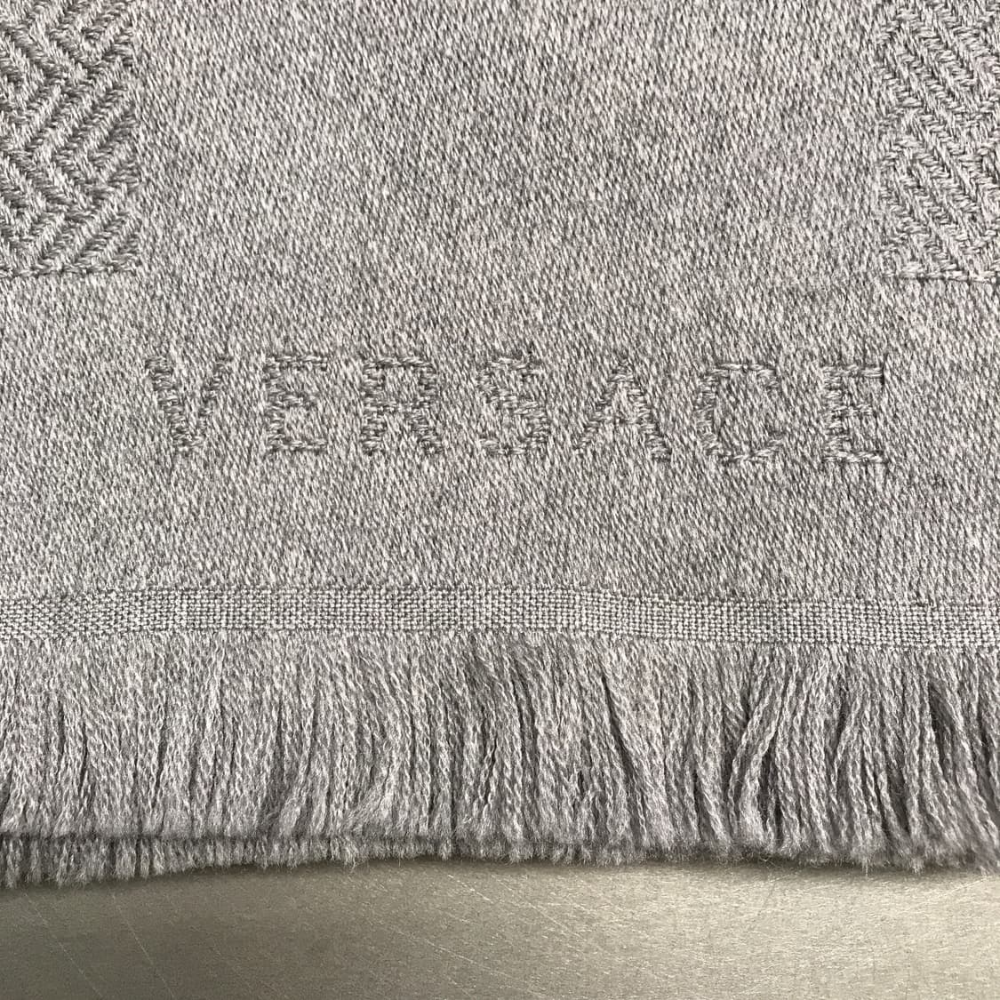 베르사체 메두사 그레이 머플러 상품이미지4