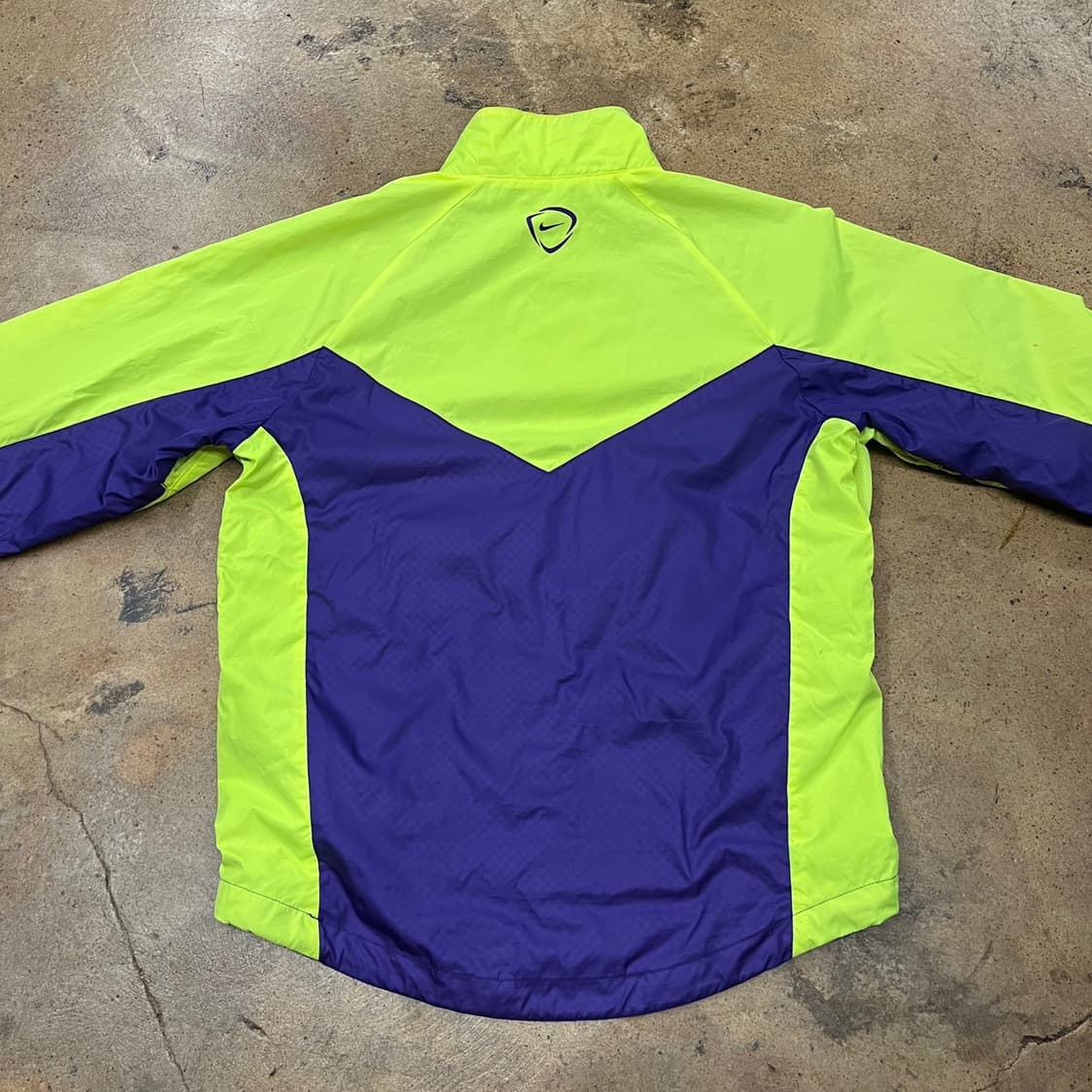 [정품/S] 나이키 바람막이 형광 퍼플 b10 상품이미지4