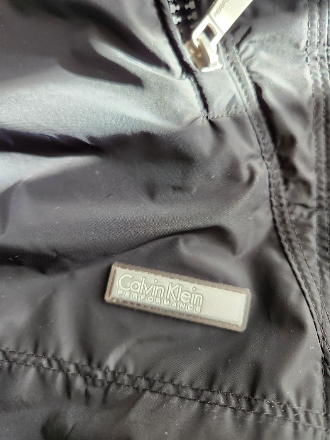 새상품급)캘빈클라인 퍼포먼스 기능성 바람막이 자켓 사이즈s

새상품급으로 상품이미지8