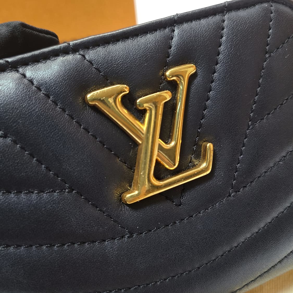 루이비통 뉴웨이브 컴팩트 월릿 상품이미지4