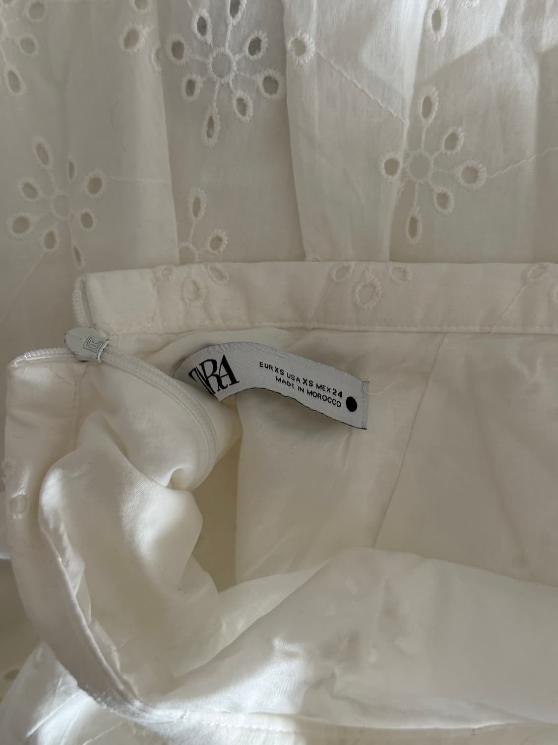 zara 자라 펀칭 화이트 스커트 상품이미지3