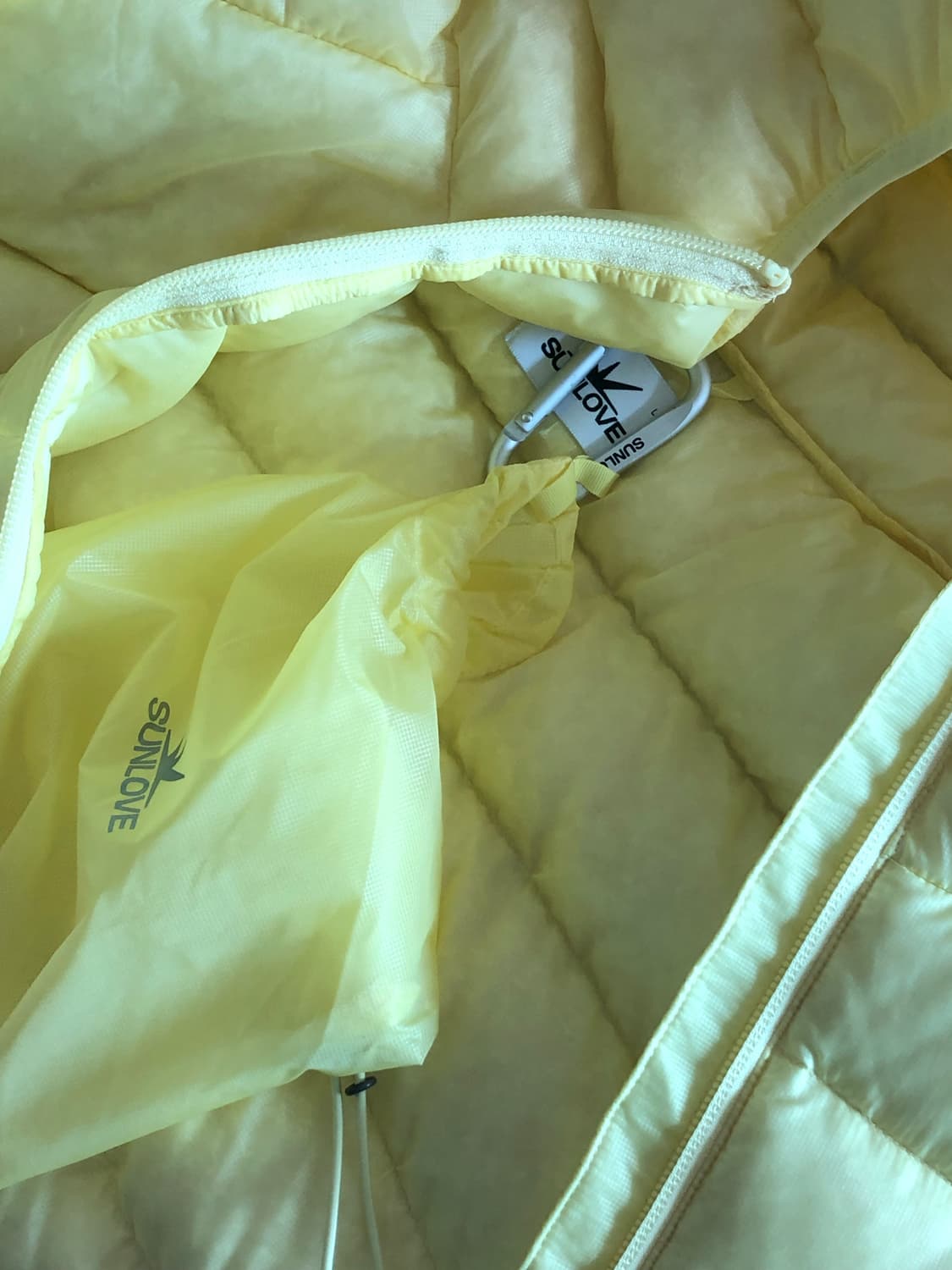 썬러브 후드 플라이 라이트 다운 자켓 옐로우 경량패딩 상품이미지1