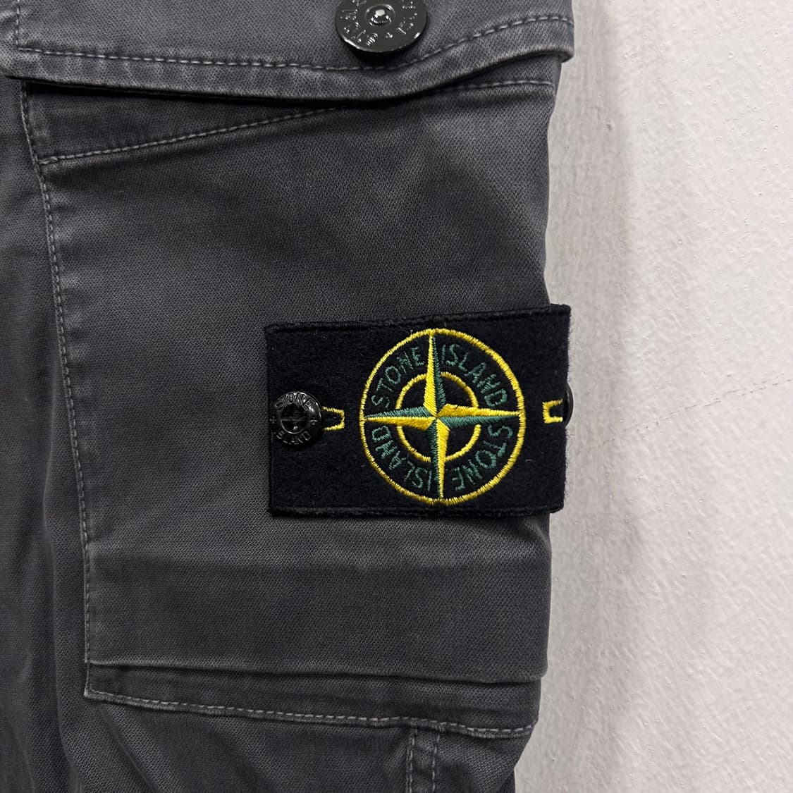 스톤아일랜드 와펜 스트레치 조거 팬츠 상품이미지3