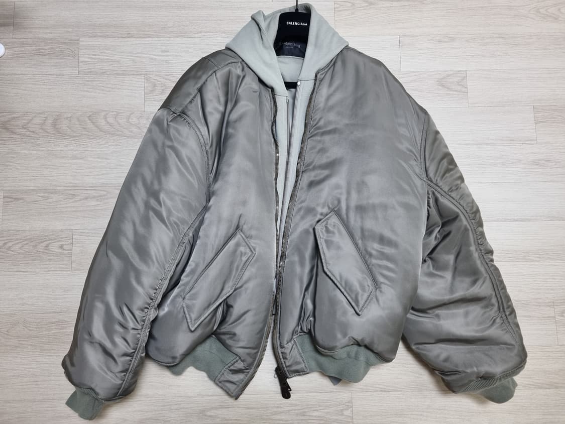 발렌시아가 파리스 올인 봄버 베이지 3 상품이미지1