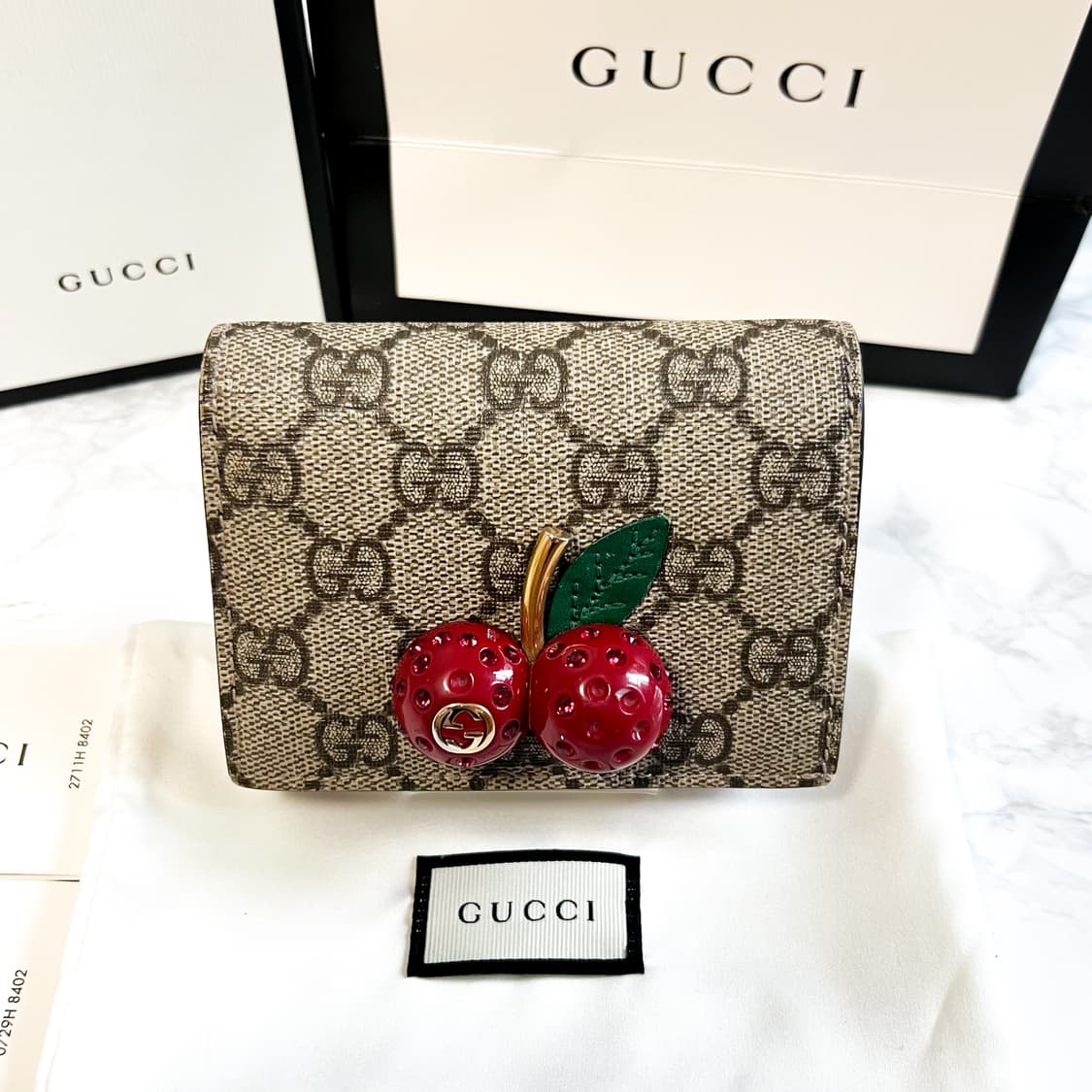 구찌 GG 수프림 체리 카드지갑 상품이미지1