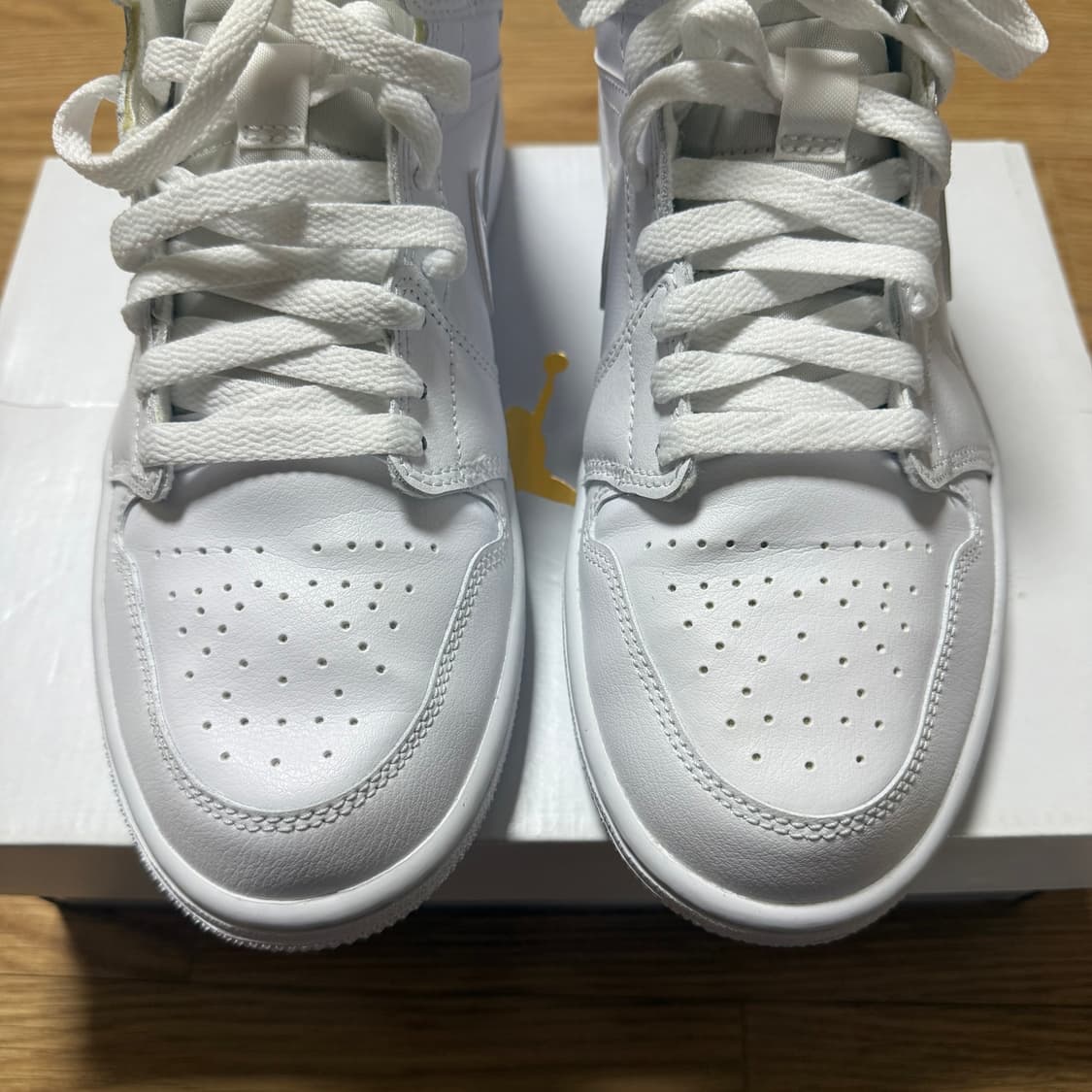 나이키 에어 조던1 미드 올백 250 상품이미지3