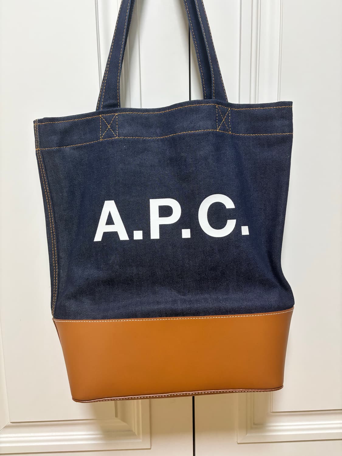 A.P.C 아페쎄 데님 토트백 상품이미지1