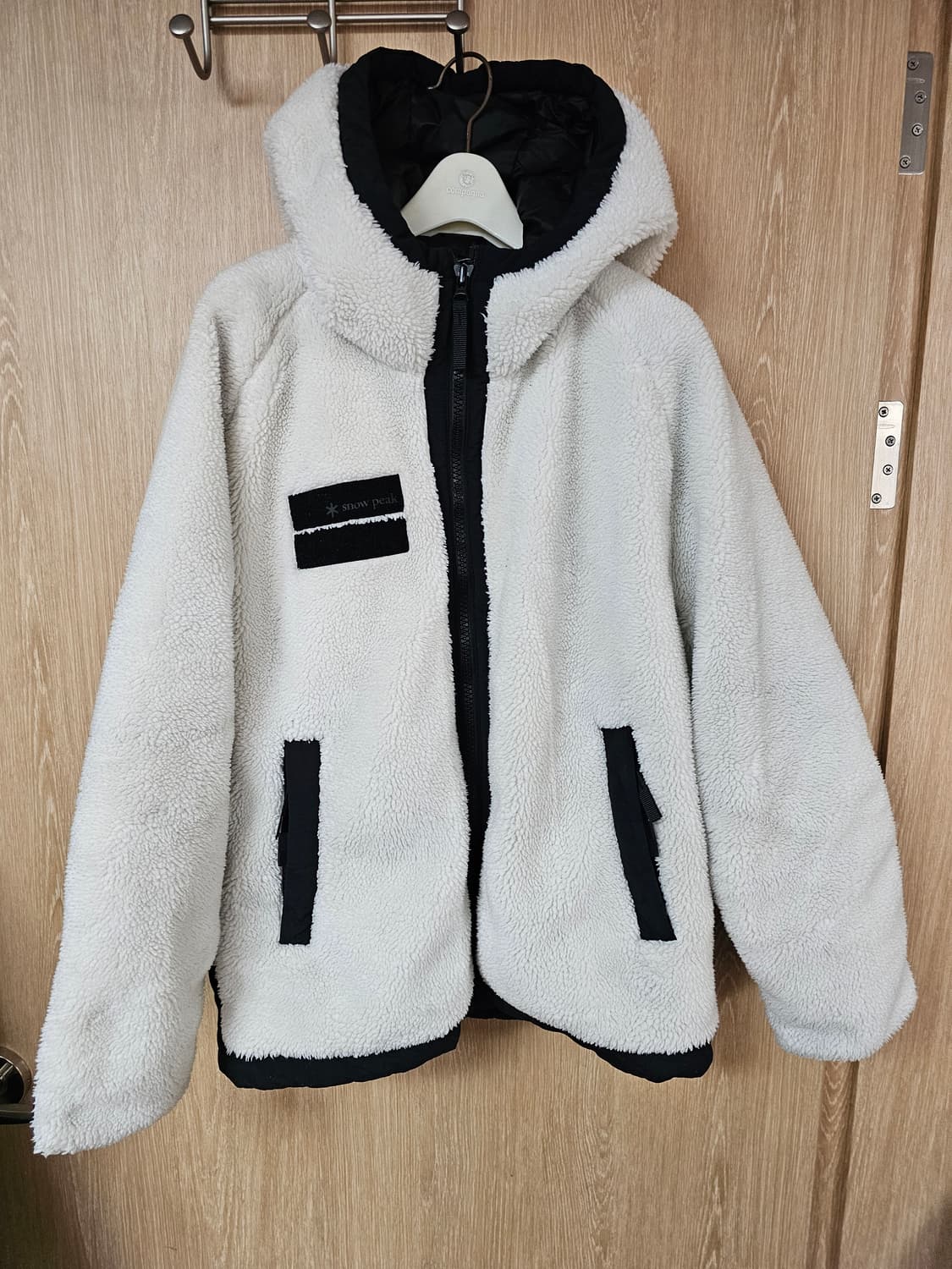 스노우피크 오리털충전 뽀글이 후드 상품이미지1