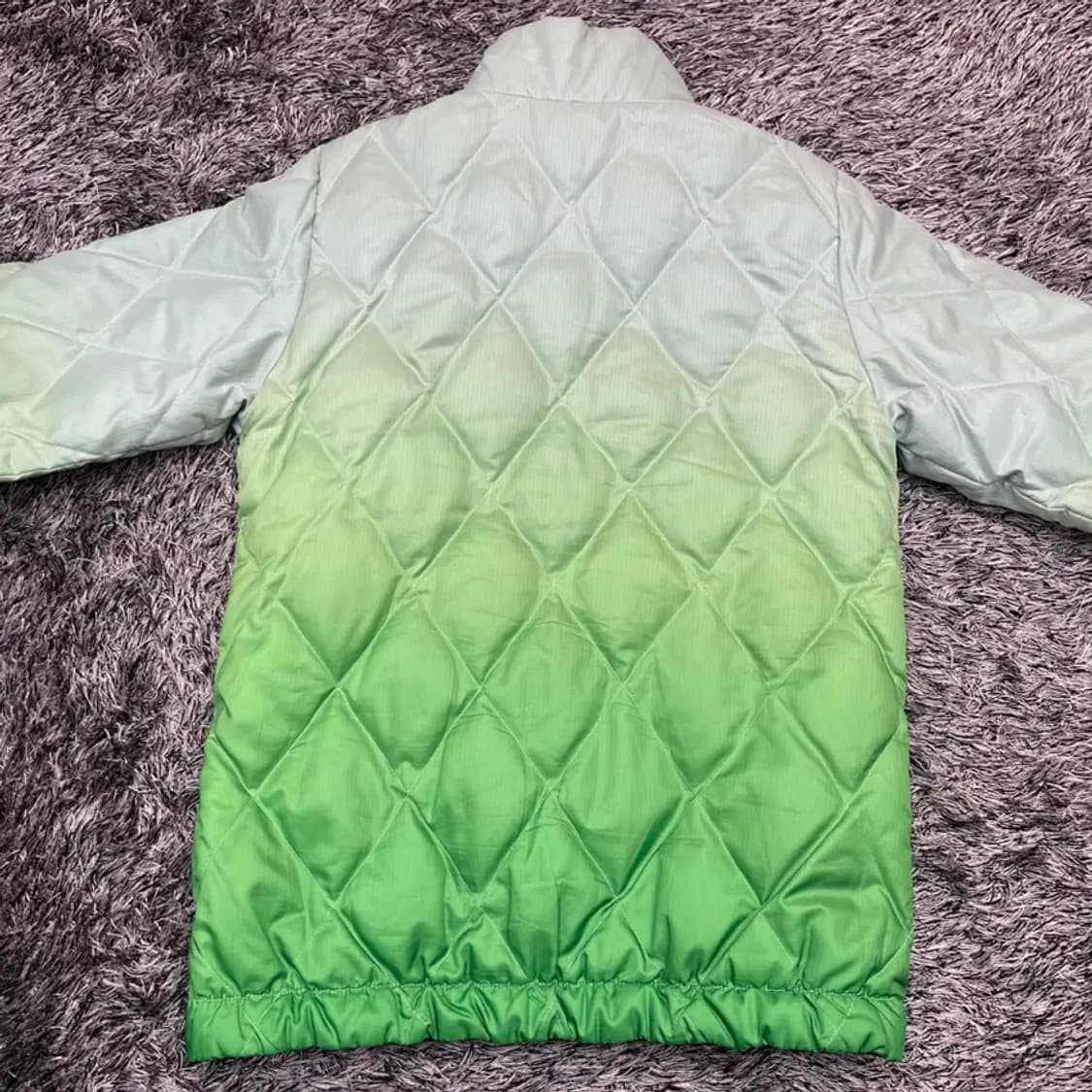 데상트 여성 다이아몬드 퀼팅 자켓 (90) 상품이미지4