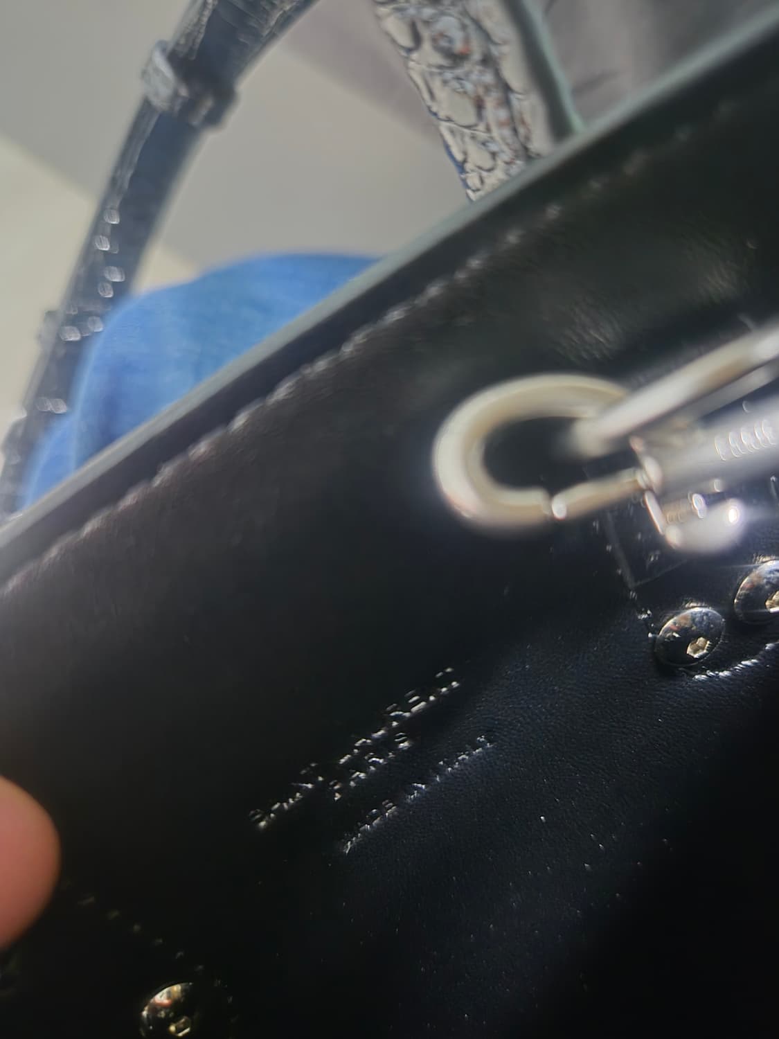 생로랑 삭드쥬르 나노 크로크다일 상품이미지6