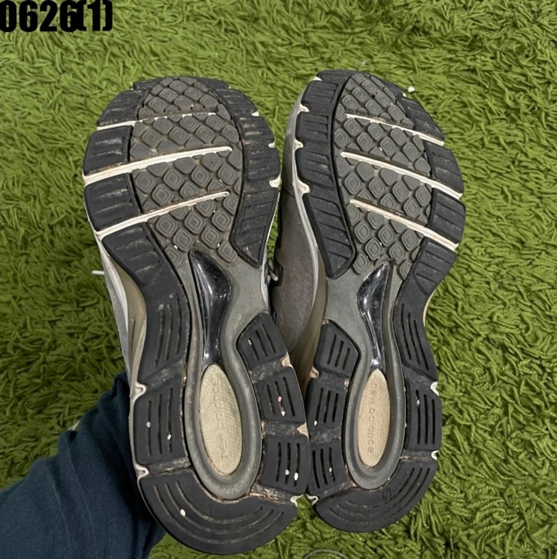 뉴발란스990v4 스니커즈 상품이미지6