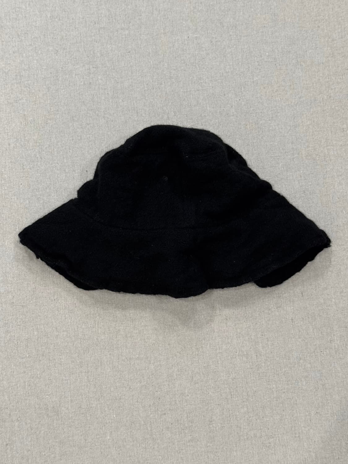 꼼데가르송 셔츠 23aw 축융울 버킷햇 상품이미지2