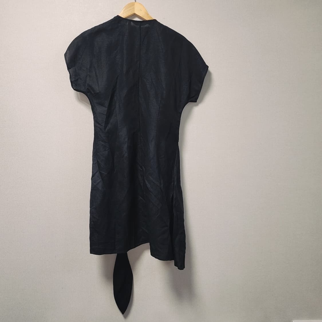 앤아더스토리  랩 스타일 린넨 원피스 38사이즈 상품이미지2