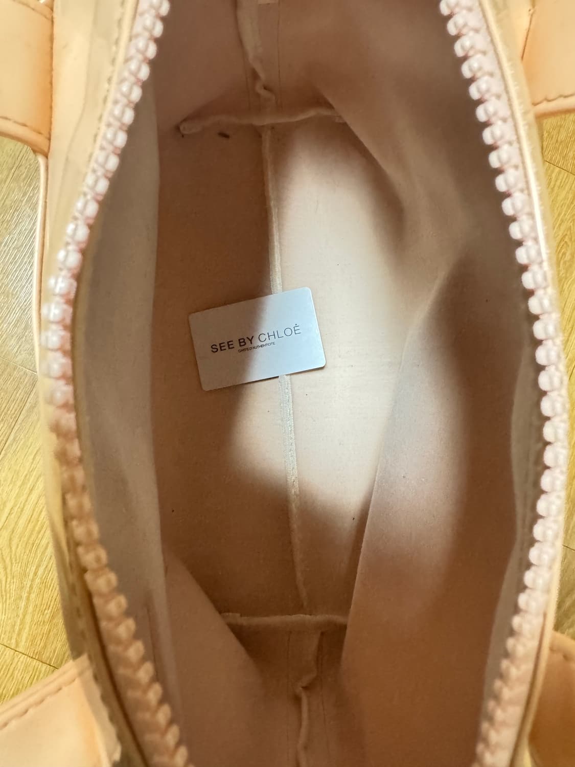 씨바이 끌로에 에나멜 토트백 상품이미지8