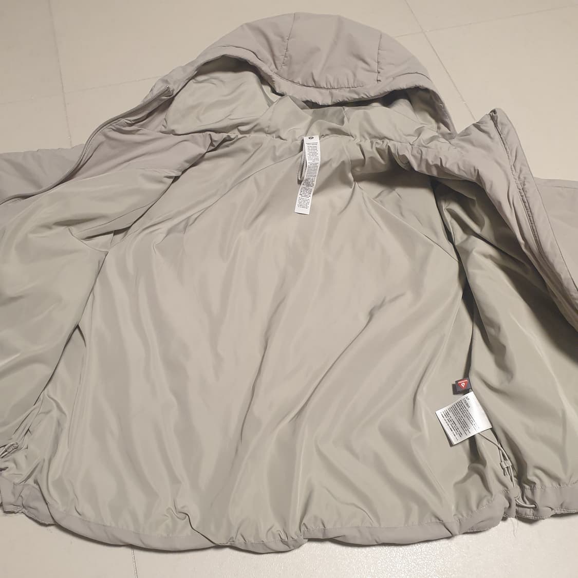 룰루레몬 워터 레지스턴트 인설레이티드 후드 재킷 상품이미지9