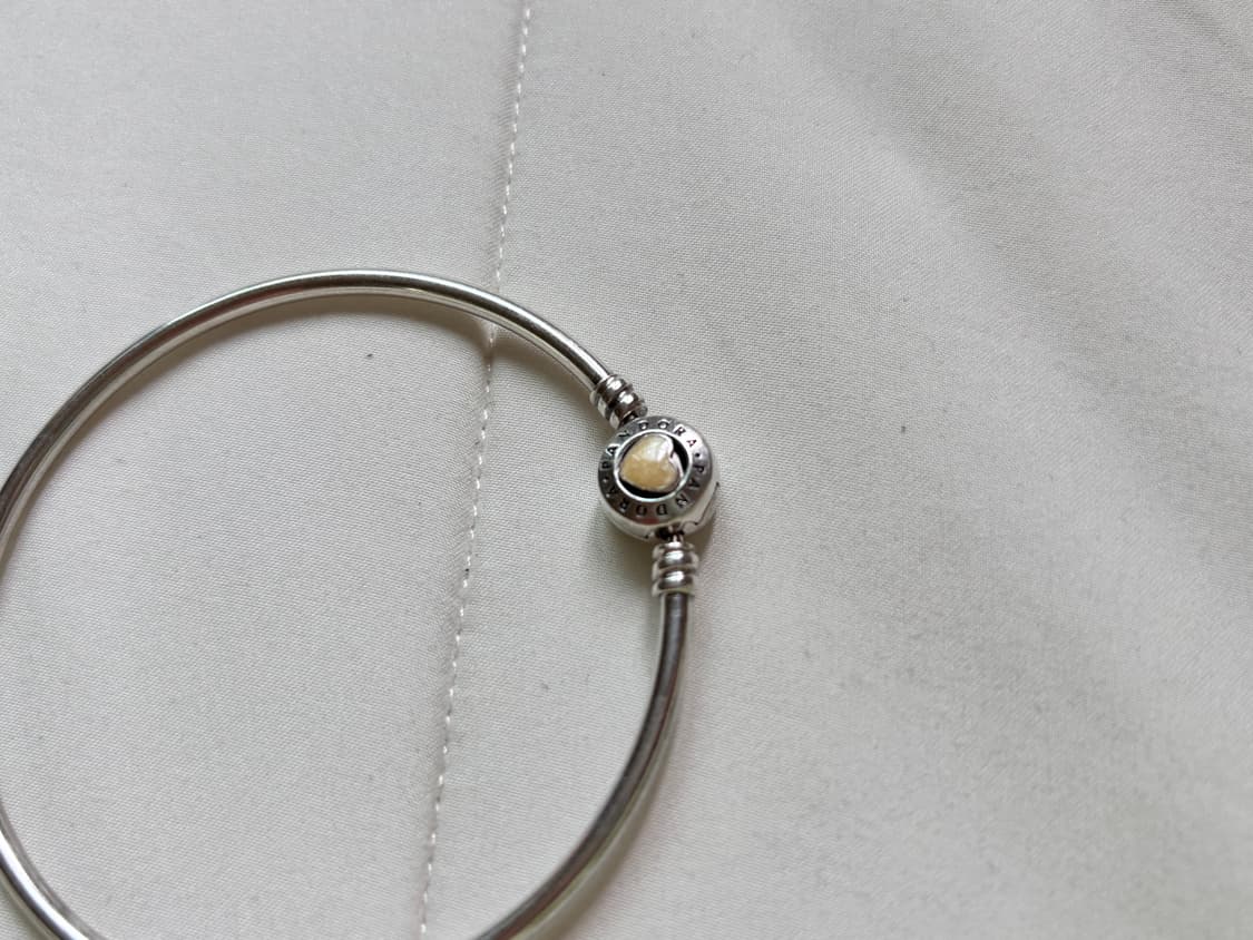 판도라 마더오브펄 하트 클라습 브레이슬릿 뱅글 팔찌 상품이미지3