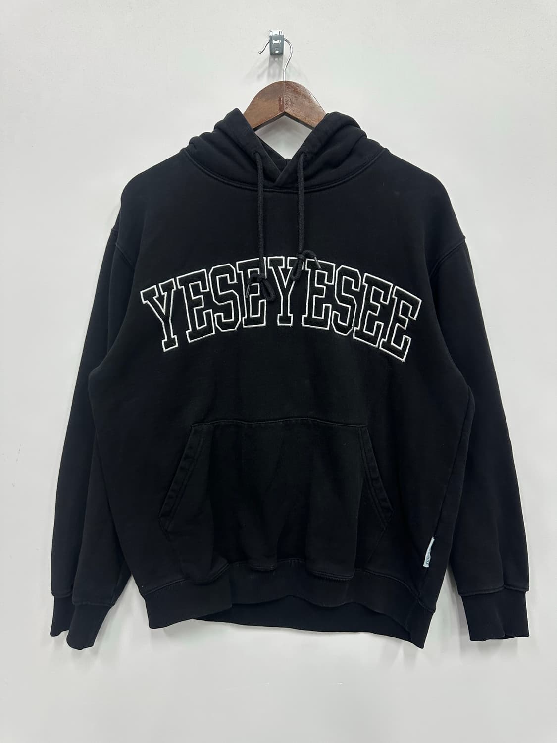 예스아이씨 블랙 후드티  상품이미지1