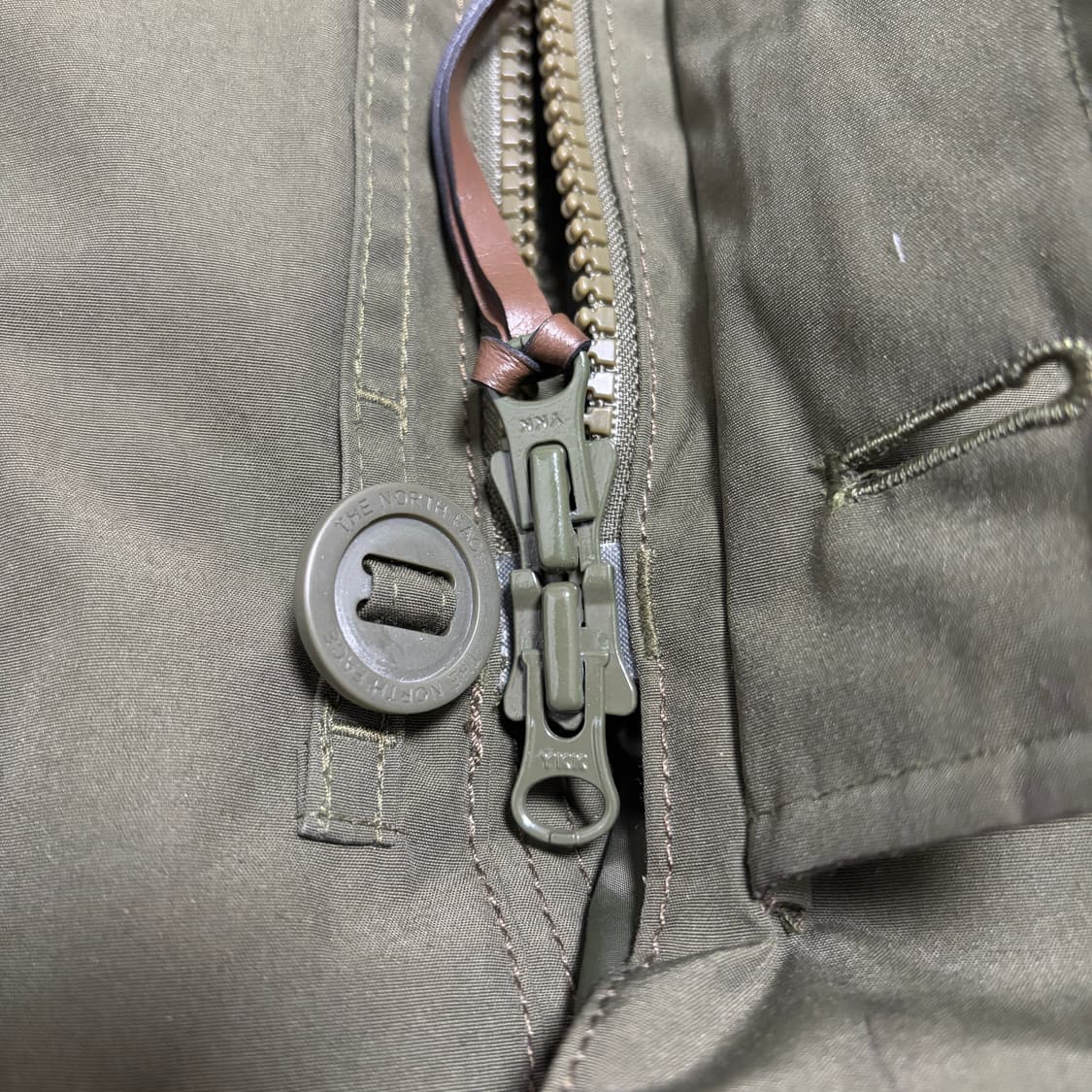 노스페이스 화이트라벨 카키 개파카 야상 덕다운 투웨이 패딩 상품이미지4