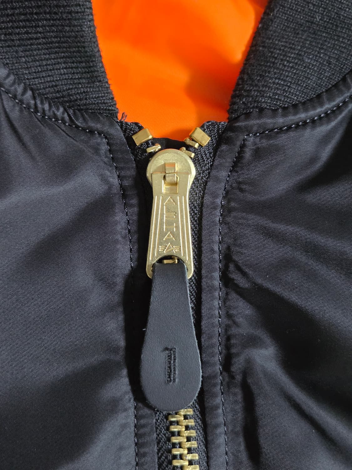 르세라핌x알파인더스트리 마원 MA-1 XL 상품이미지10