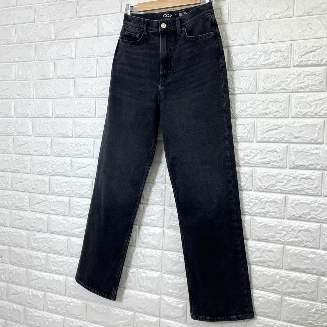 COS Extra High Rise Straight Black Denim 상품이미지2