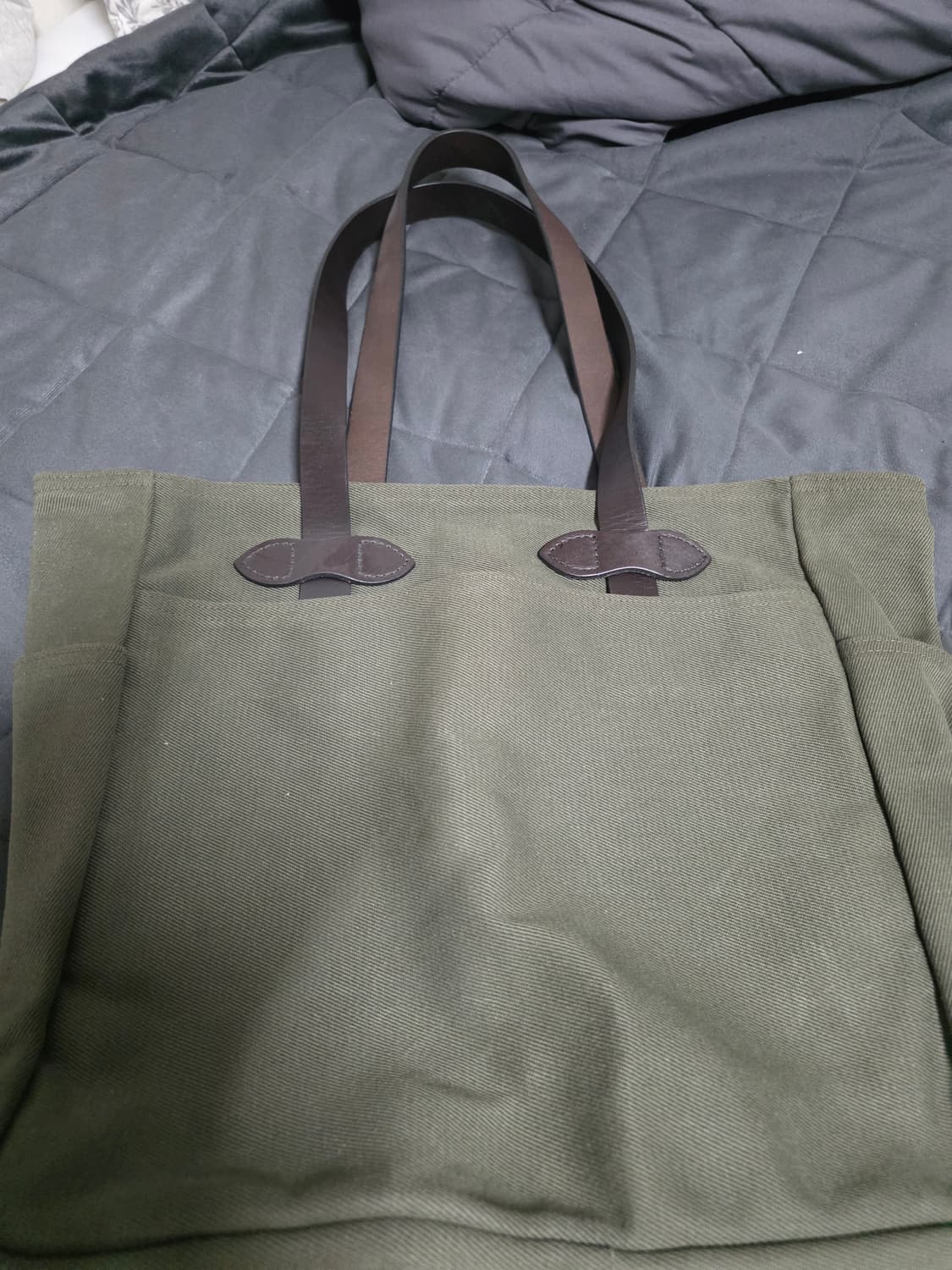 필슨 FILSON 숄더백 카키 캔버스 소재 / 사용감 적음 상품이미지1