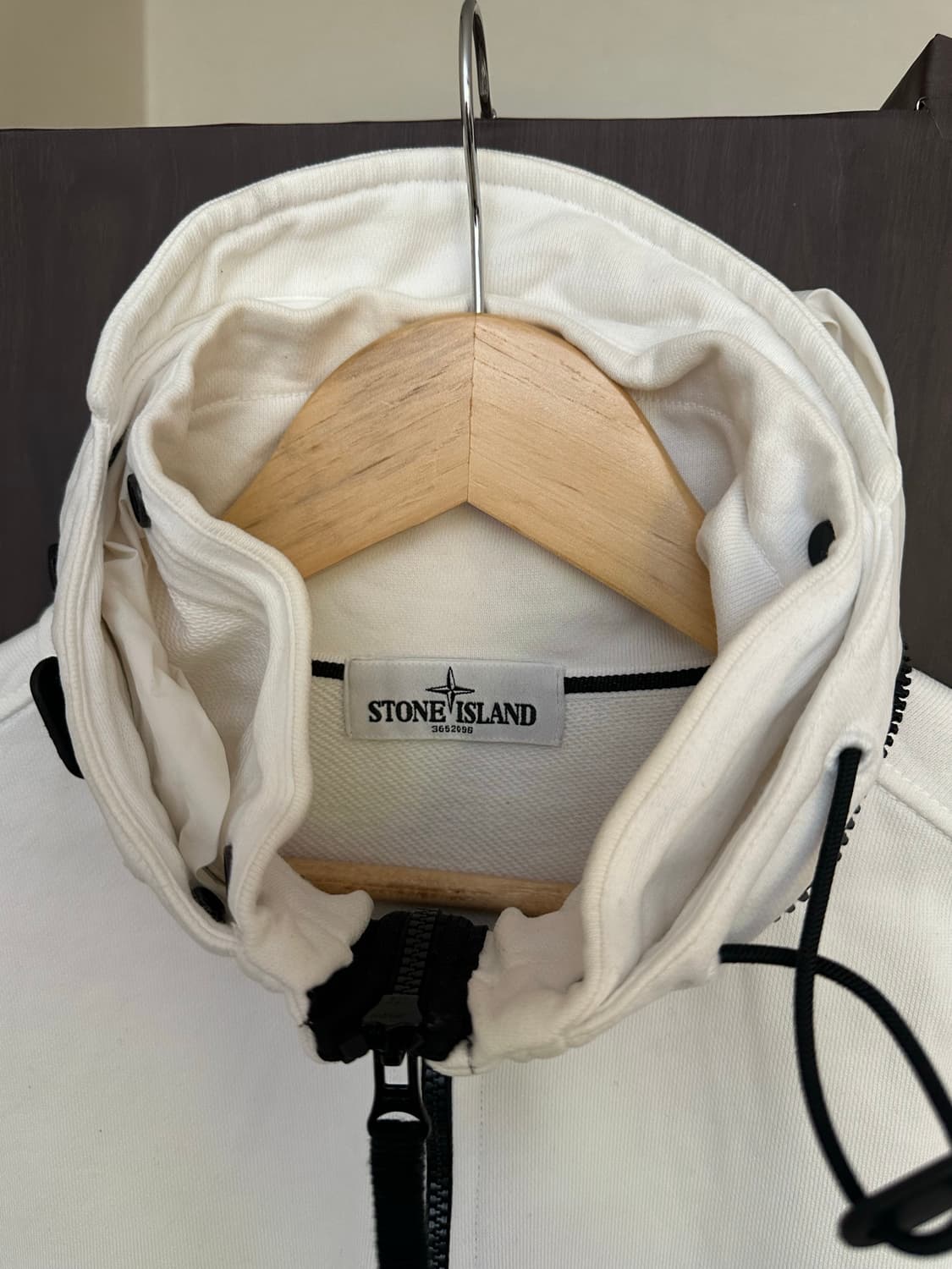 스톤아일랜드 화이트 후드 하프집업 M(95) 상품이미지4