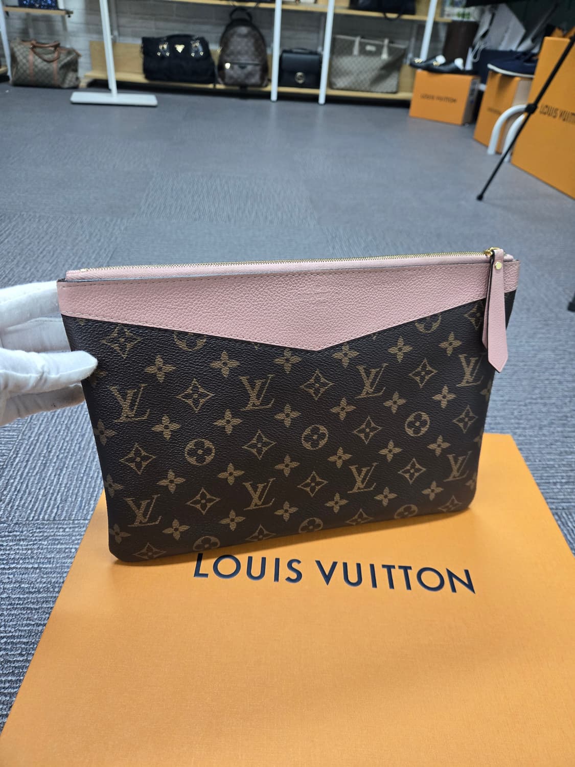 [특가][정품]루이비통 데일리 클러치백 상품이미지1