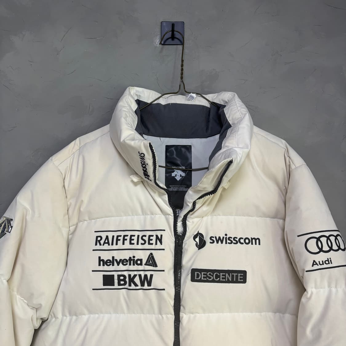 데상트 스위스 스키팀 덕다운 패딩 아이보리 상품이미지2