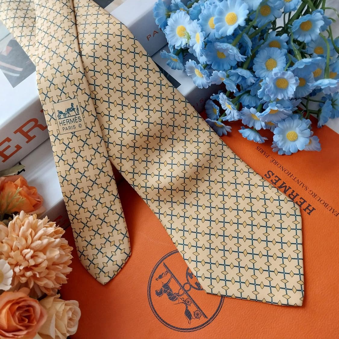 에르메스 실크 옐로 기하 패턴 넥타이 9.4cm A등급 K1467
 상품이미지2