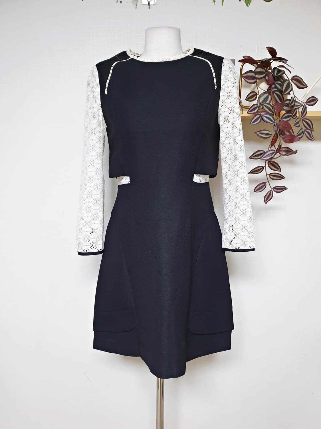 온앤온 레이스팔 하객원피스 66 미니 네이비 상품이미지1