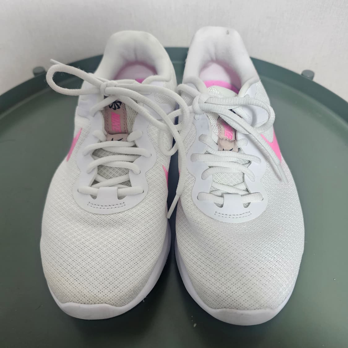 240나이키 레볼루션 화이트/핑크 운동화 상품이미지2