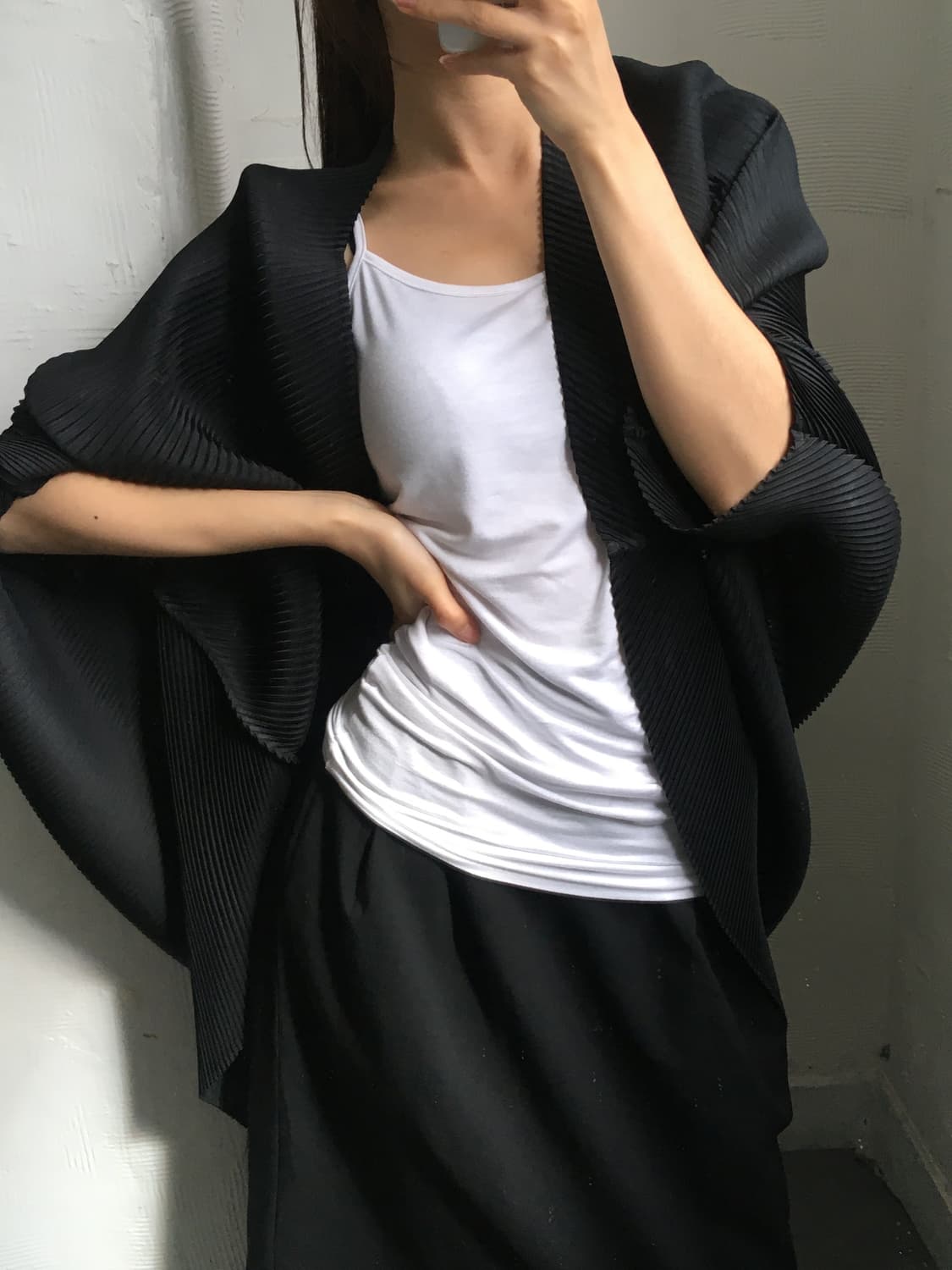 Issey Miyake 이세이미야케 플리츠 하이넥 블랙 코트 상품이미지1