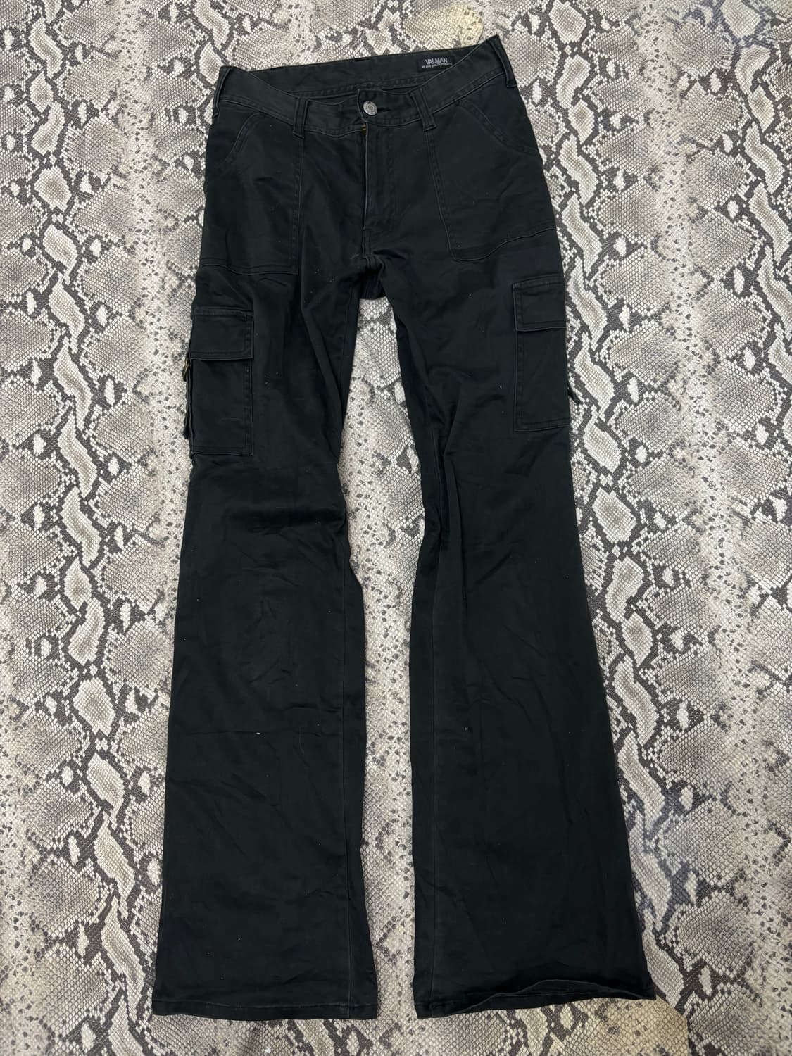 Semi-Boots Cut Black Cargo Pants 상품이미지1