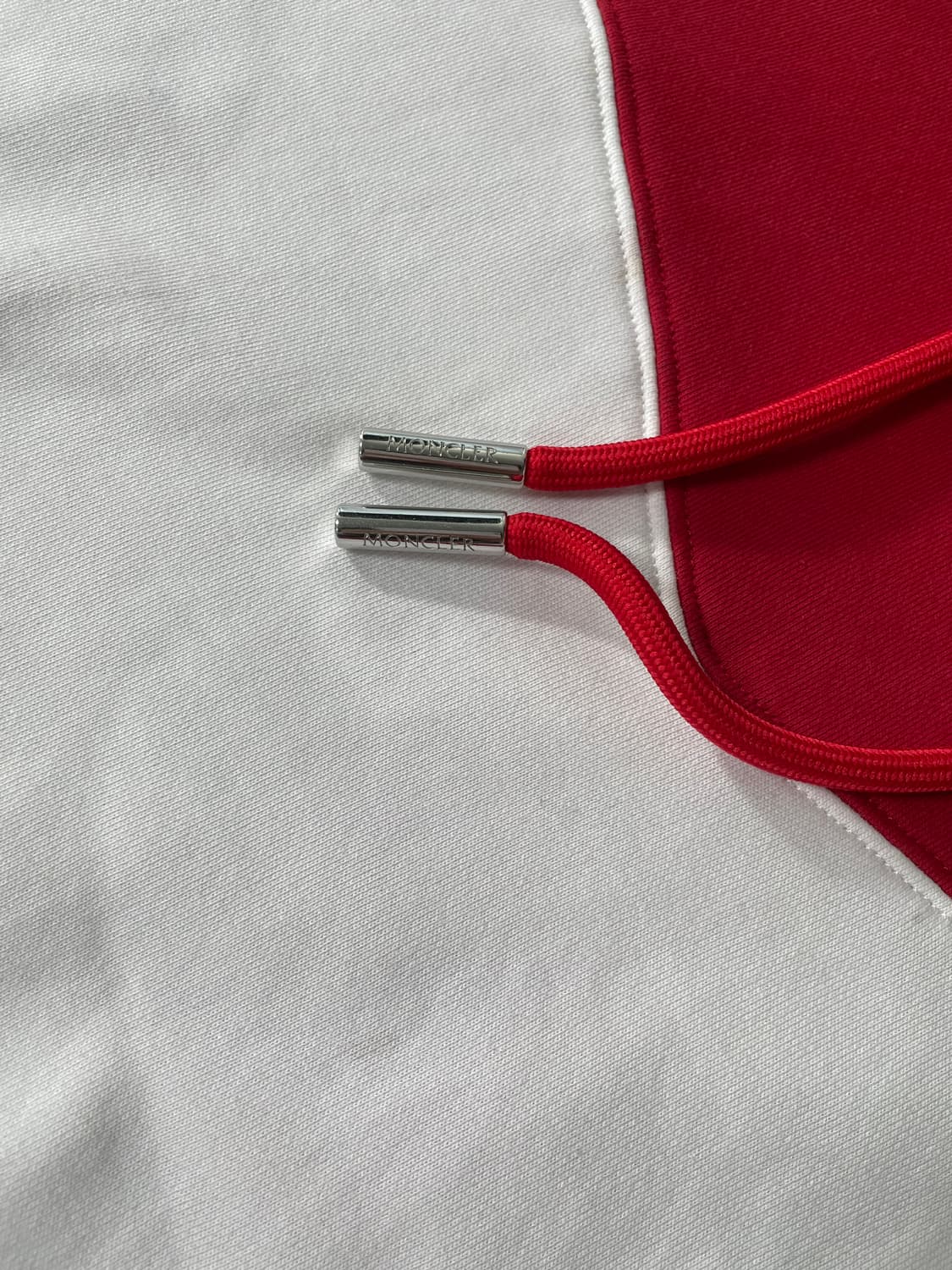 몽클레르 코튼 블랙와펜 쉐브론 블록 포인트 후드 상품이미지7