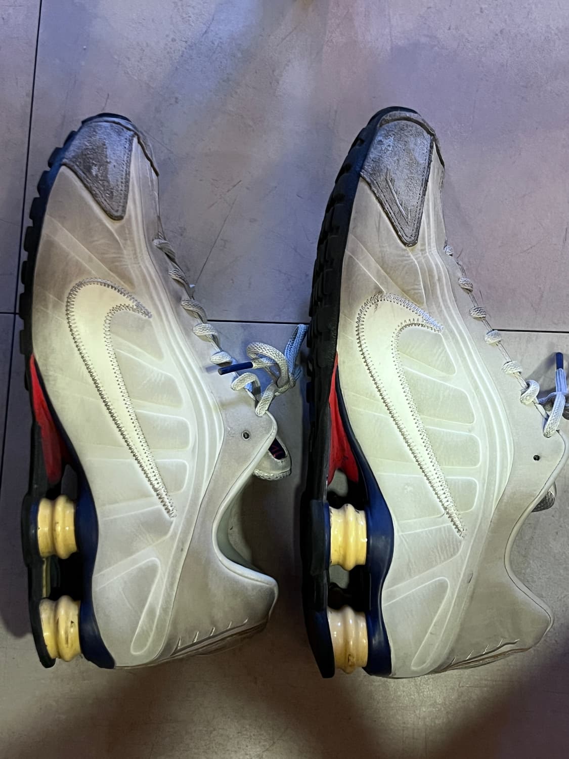 나이키 샥스 R4 프리미엄 라이트 아이언 오어 앤 팬텀 상품이미지2