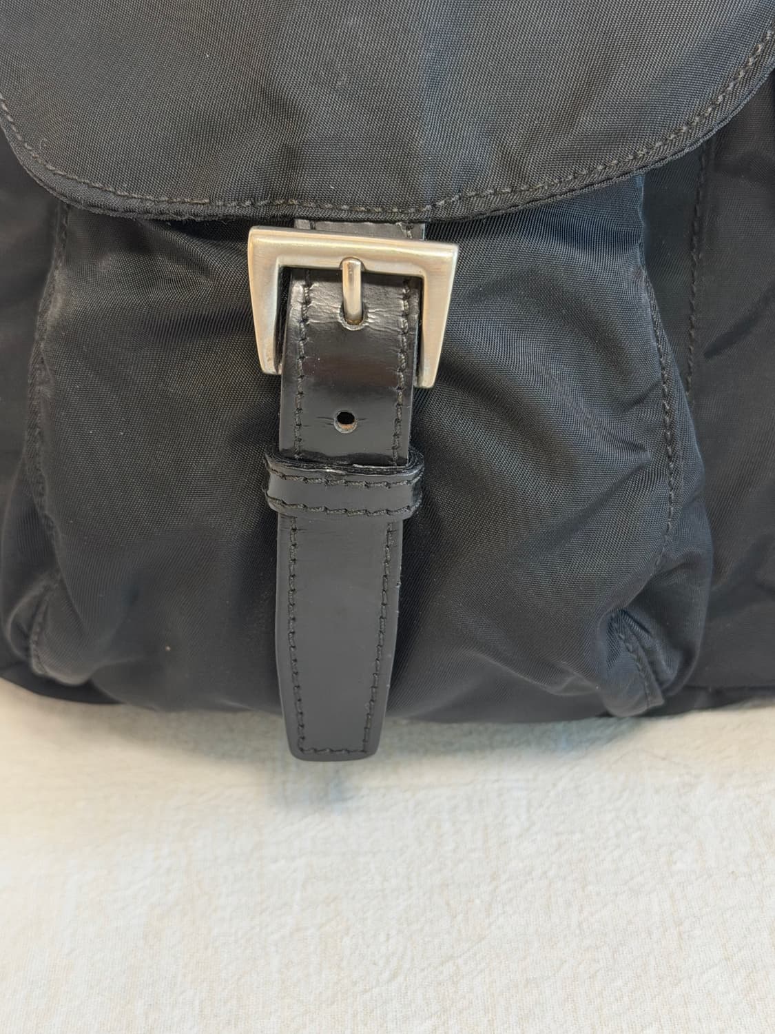 정품 프라다 포코노 나일론 투포켓 미디움 백팩 블랙 상품이미지5